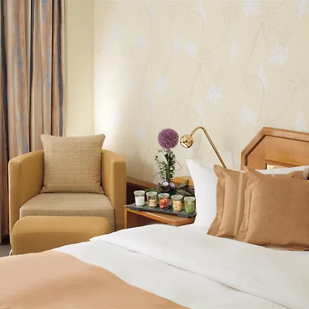 Western Hotel 4*